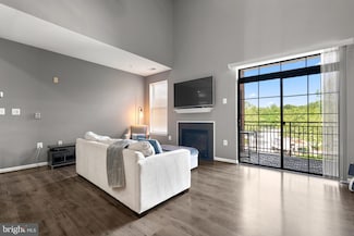 9000 Lorton Station Blvd Unit 2-109, Lorton, VA 22079