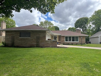 328 Winnebago Ave, Menasha, WI 54952
