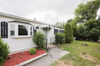 23 Laurie Ln, Lowell, MA 01854