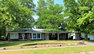 221 Vail Ct, Saint Joseph, MI 49085