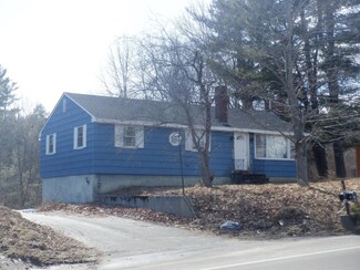 26 Sebago Lake Rd, Gorham, ME 04038
