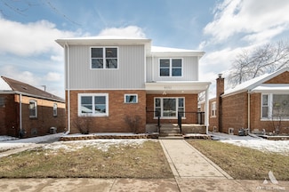 9551 S Mozart Ave, Evergreen Park, IL 60805