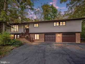 6 Colonial Cir, North East, MD 21901