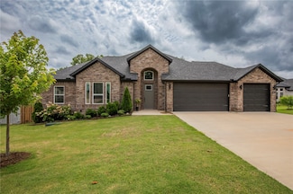 910 Red Oak Loop, Springdale, AR 72762