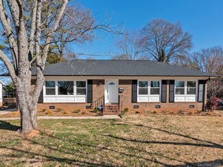 4801 Carriage Drive Cir, Charlotte, NC 28205