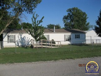 9453 Delaware Dr, Ozawkie, KS 66070