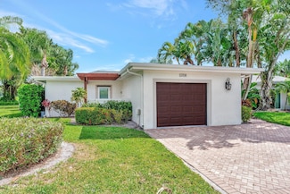 13708 Whispering Lakes Ln, West Palm Beach, FL 33418