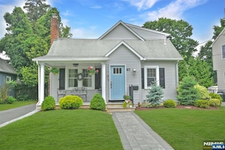87 Ash St, Westwood, NJ 07675