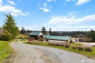 486 W Henni Rd, Oak Harbor, WA 98277