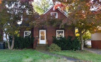 3484 Bainbridge Rd, Cleveland, OH 44118
