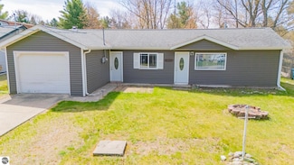 9166 Michigan Ave, Saint Helen, MI 48656