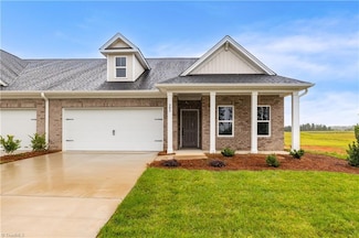 303 Beeson Ct, Clemmons, NC 27012