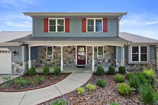 6834 S 35th St, Franklin, WI 53132