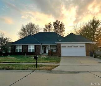 1865 Kilmory Dr, Florissant, MO 63031