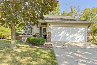 514 Macomb Ave NW, Grand Rapids, MI 49534