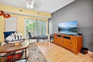 1505 5th St N Unit 303, Hopkins, MN 55305
