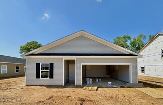 166 N Squires Run Ln, Richlands, NC 28574