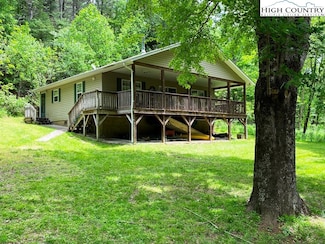 1581 River Front Dr, Jefferson, NC 28640