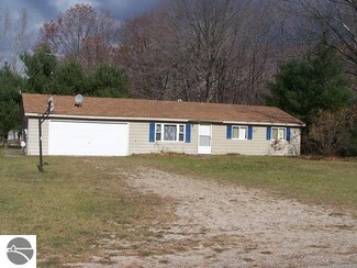 9345 Michelle Dr, Crystal, MI 48818