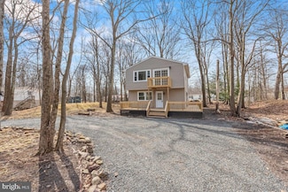15 Sherman Dr, Tobyhanna, PA 18466