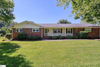 401 Caston Dr, Boiling Springs, SC 29316