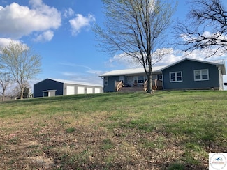 40466 Violet Ave, Edwards, MO 65326