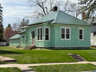 613 Vaughn Ave, Ashland, WI 54806