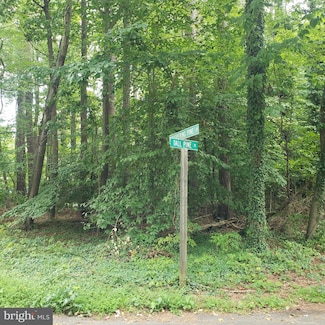 833 Whispering Pine Cir, Lusby, MD 20657