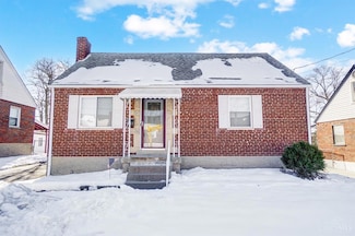 741 Maple Dr, Cincinnati, OH 45215