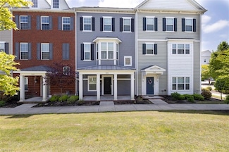 1852 Perla Dr, Virginia Beach, VA 23456