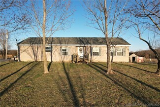 8803 Ouachita Rd, Versailles, MO 65084