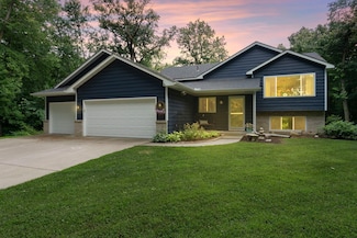 19025 30th St, Winsted, MN 55395