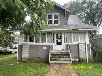 305 River Oaks Dr, Calumet City, IL 60409