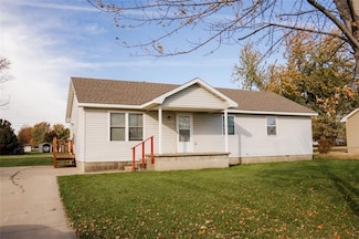 332 Kennedy Dr, Iola, KS 66749