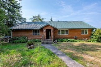 216 Torrence Ln, Oak Harbor, WA 98277