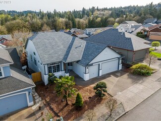 15704 SE Flavel Dr, Portland, OR 97236