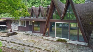 2626 Lyons Rd, Camillus, NY 13031