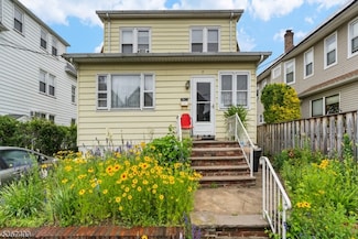 17 Bond St, Wallington, NJ 07057