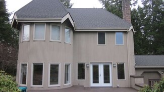 191 E Rainier Dr, Allyn, WA 98524