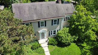 260 Woodlawn Ave, Winnetka, IL 60093