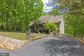 2440 Mountain Dr, McGaheysville, VA 22840