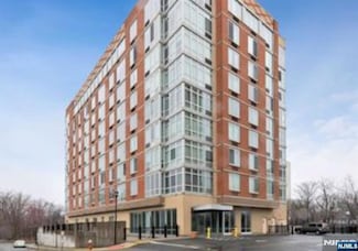800 12th St Unit 203, Palisades Park, NJ 07650