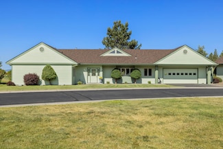 3414 Shield Crest Dr, Klamath Falls, OR 97603