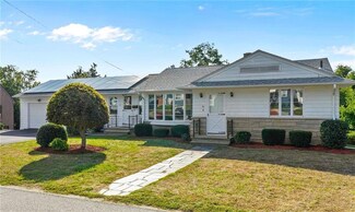 41 Wilson Ave, Johnston, RI 02919