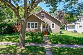 637 Hazel St N, Saint Paul, MN 55119