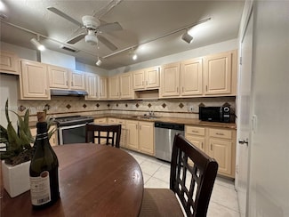 8003 Ambach Way, Hypoluxo, FL 33462
