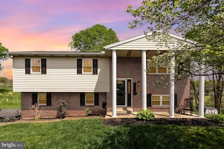860 Chaucer Dr, Harrisburg, PA 17111