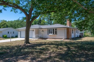 10324 York Ln, Minneapolis, MN 55431