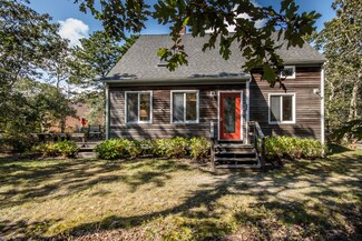 7 Wood Duck Cir, Edgartown, MA 02539