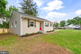 1 Gainor Ave, Maple Shade, NJ 08052